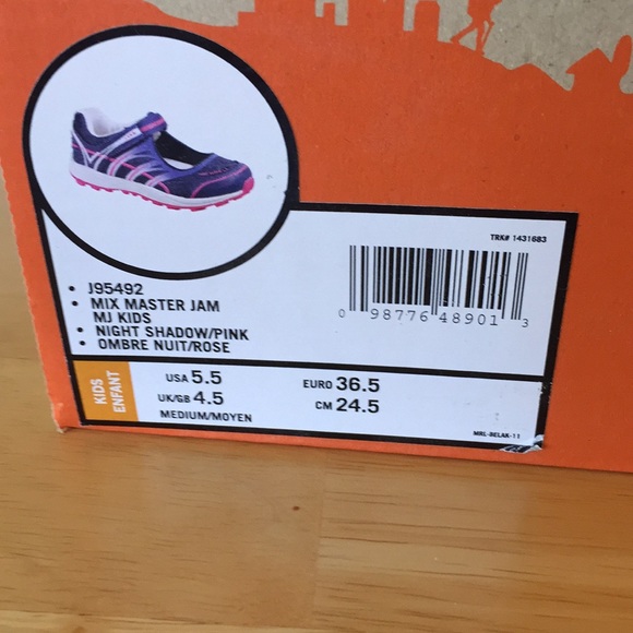 NIB 36.5 Euro Merrell Mary Jane canvas shoes - Picture 4 of 5